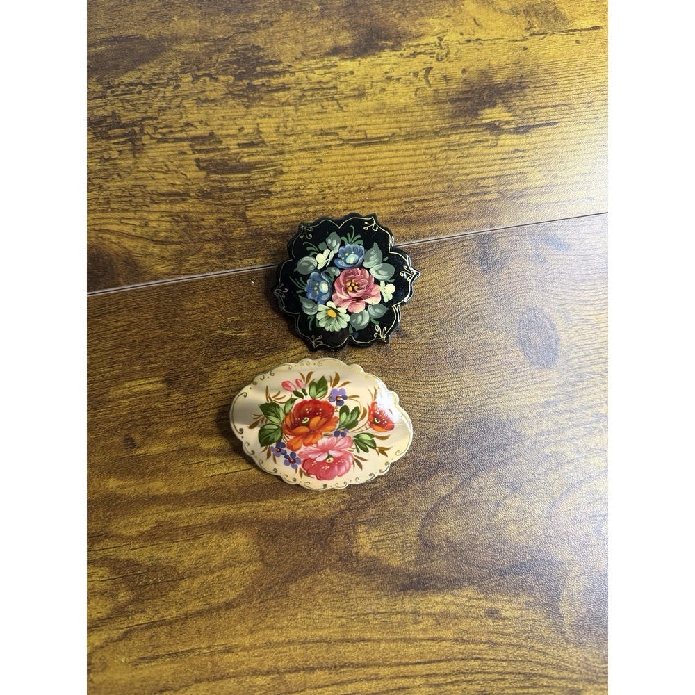 Two Vintage Russian Hand Painted Floral Brooch Pin‎ Black Lacquer Signed Ribbed
